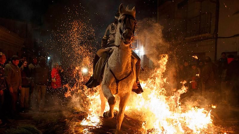 В Испании провели фестиваль огня: появилось видео