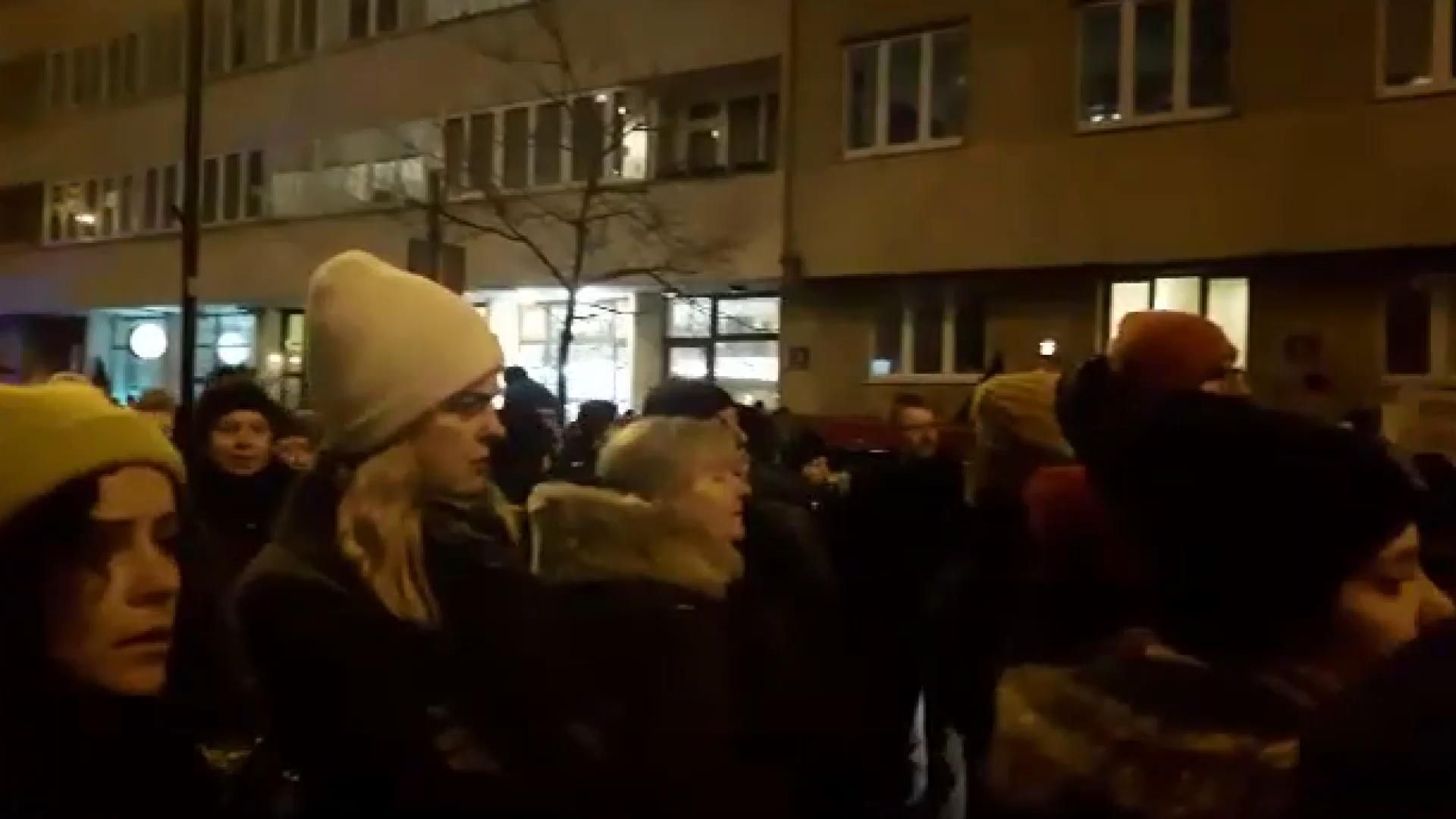 В Польше женщины протестуют против ограничений на аборты В Польше женщины протестуют против ограничений на аборты
