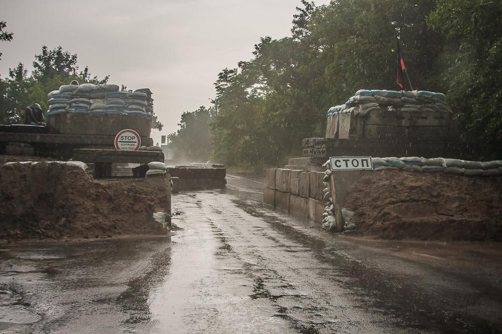 На блокпості терористів помер чоловік На блокпості терористів помер чоловік