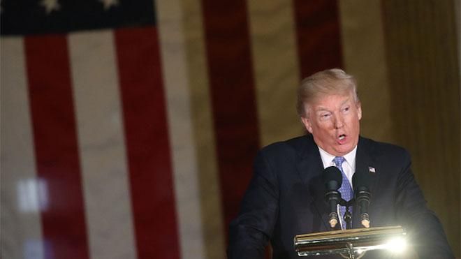 Трамп опубликовал список своих врагов в СМИ Трамп опубликовал список своих врагов в СМИ