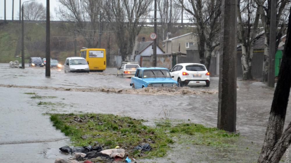 Центр Одеси опинився у водному полоні: у місті складна ситуація 