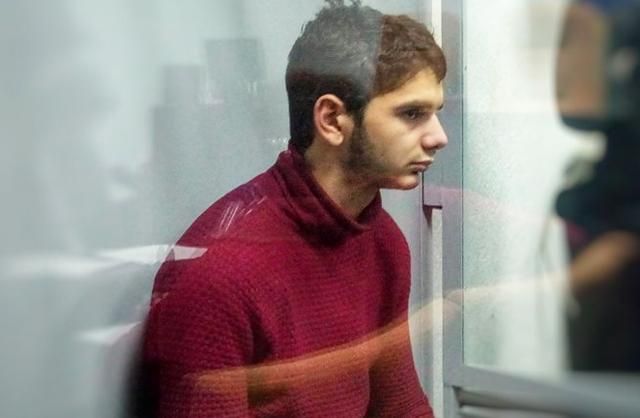 Мажора-участника смертельной аварии в Харькове побил отец