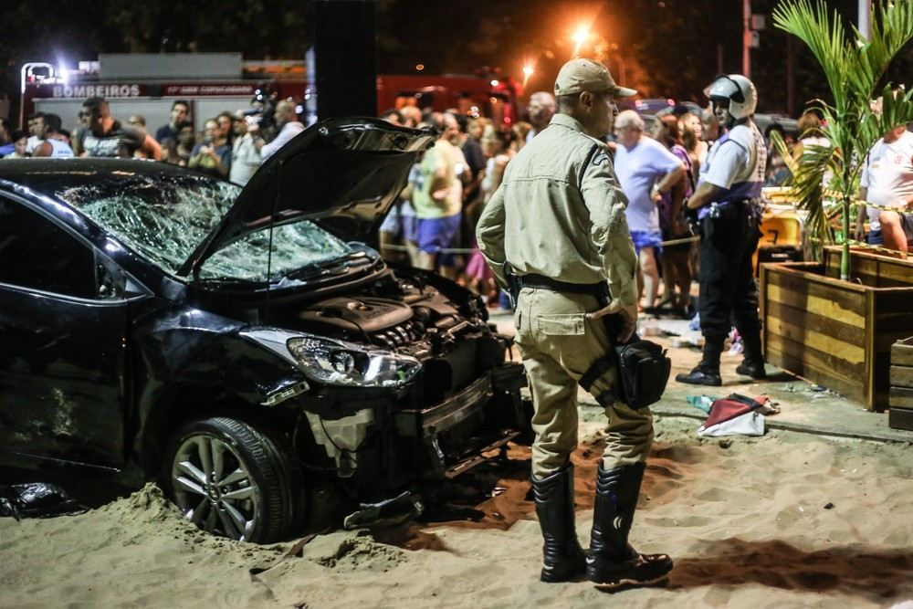 В Ріо-де-Жанейро авто врізалося в натовп: фото