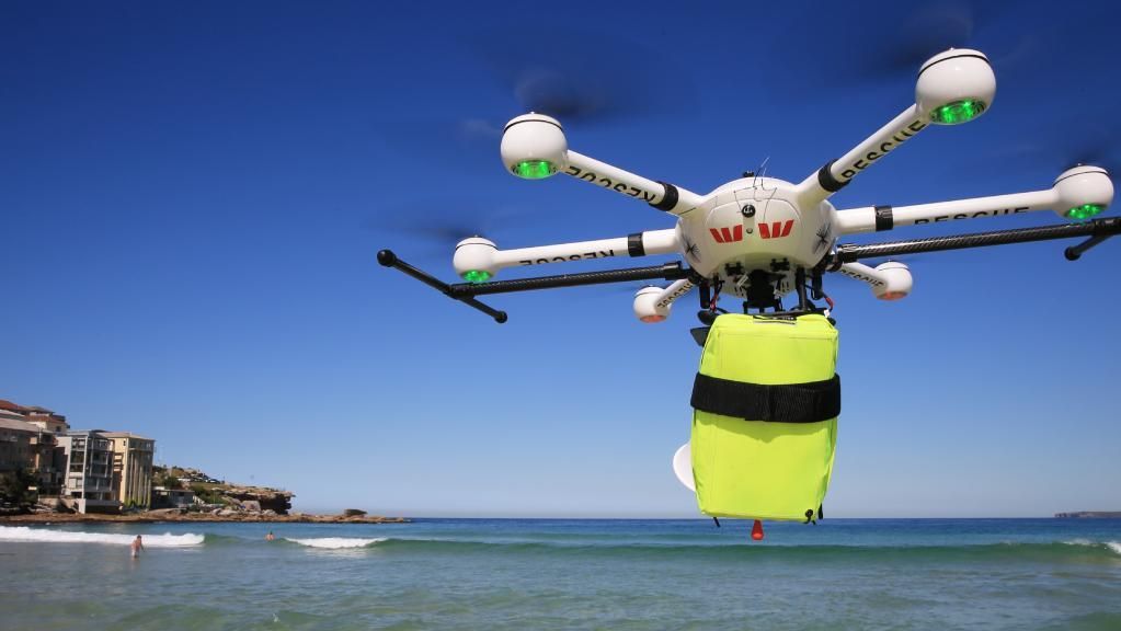 В Австралії дрон вперше врятував потопаючих людей: відео