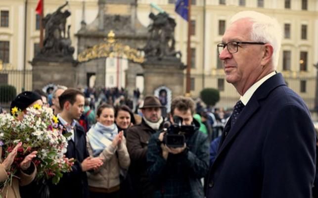 Выборы в Чехии: президента Земана больше любят в регионах, а его соперника Драгоша – в Праге