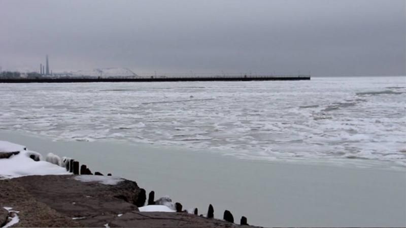 У Маріуполі море вкрилося кригою: фото У Маріуполі море вкрилося кригою: фото