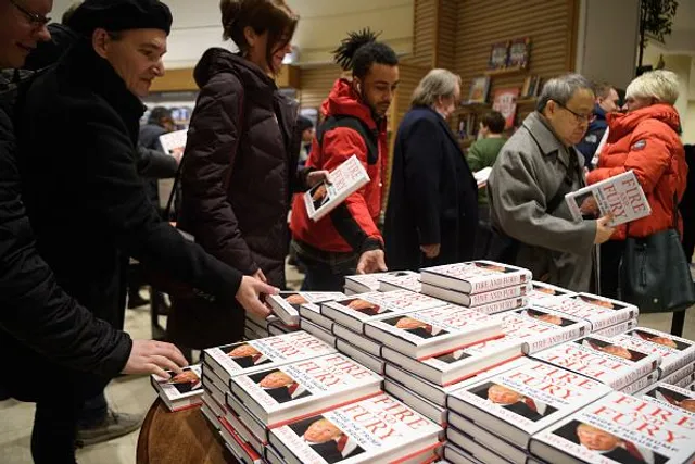 Трамп книжка Вогонь і лють Трамп книжка Вогонь і лють