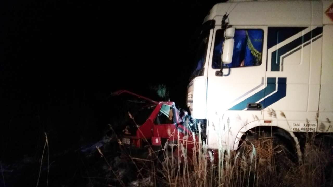 На Львівщині вантажівка зіткнулася з легковиком: загинув водій
