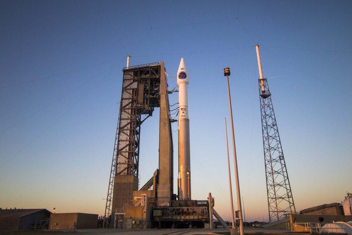 В США запустили ракету, которая выведет на орбиту спутник-шпион: видео