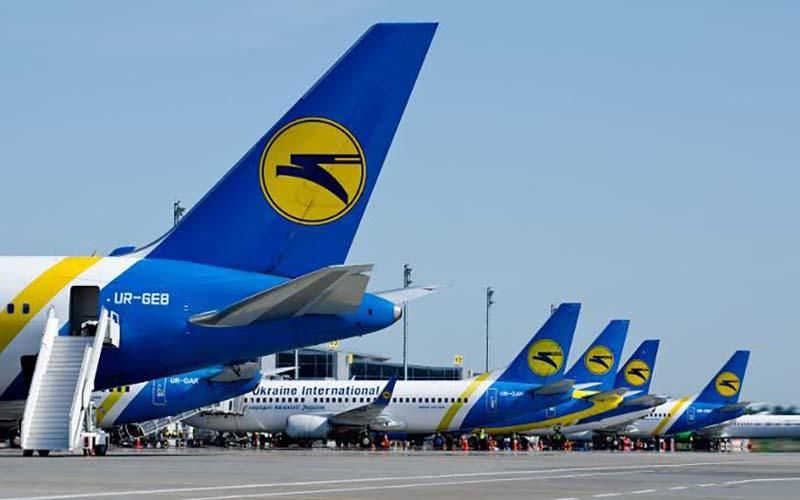 У Одесі здійснив аварійну посадку літак рейсу "Київ – Херсон" У Одесі здійснив аварійну посадку літак рейсу "Київ – Херсон"