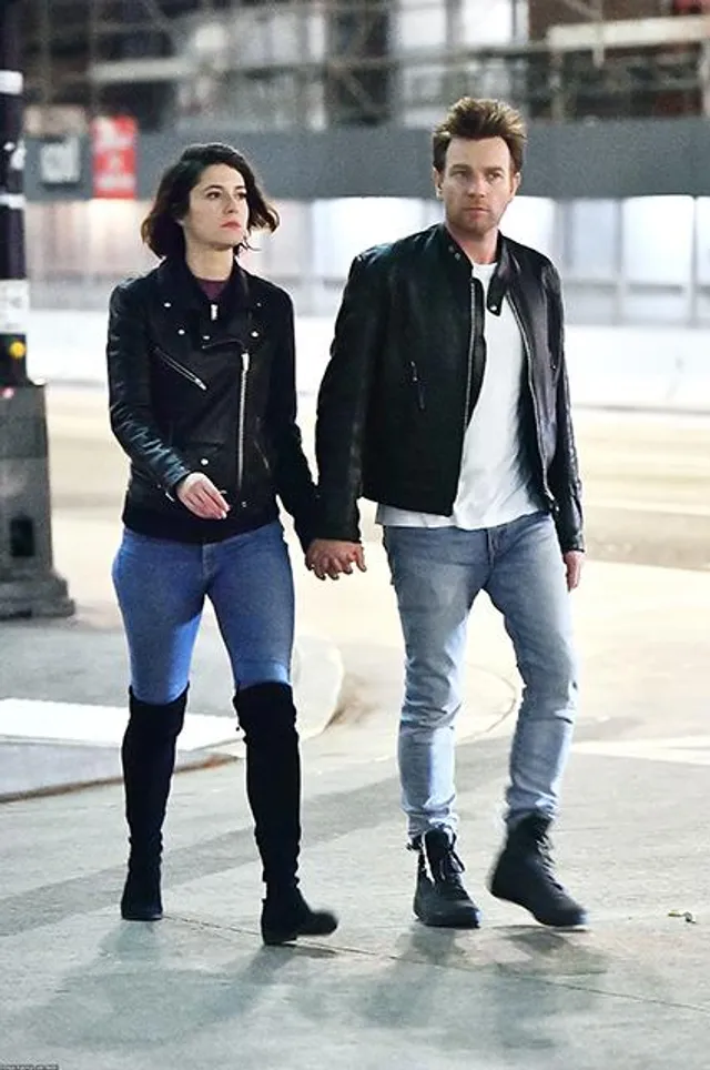 Еван МакГрегор та Мері Елізабет Уінстед Еван МакГрегор та Мері Елізабет Уінстед