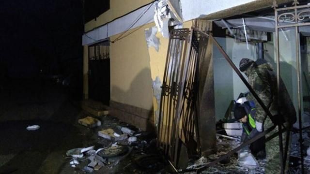 У Затоці невідомий підірвав базу відпочинку: деталі та фото У Затоці невідомий підірвав базу відпочинку: деталі та фото