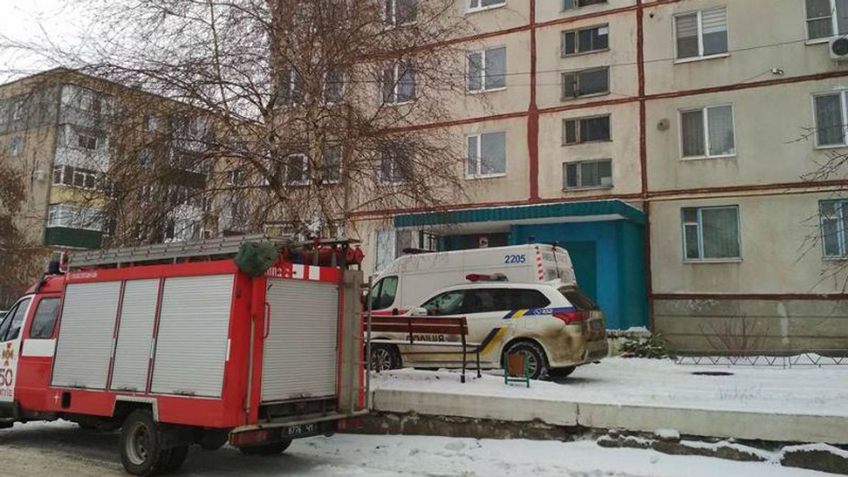 Військовий захопив у заручники жінку на Харківщині Військовий захопив у заручники жінку на Харківщині
