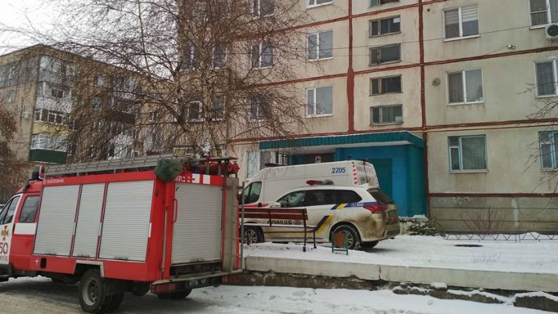 Военнослужащий захватил в заложники женщину на Харьковщине Военнослужащий захватил в заложники женщину на Харьковщине