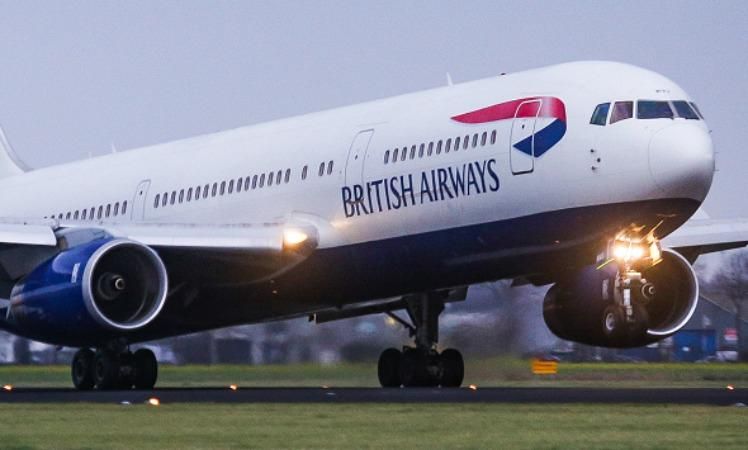 П'яний пілот хотів везти 300 пасажирів на Маврикій: чоловіка арештували в аеропорту Лондона