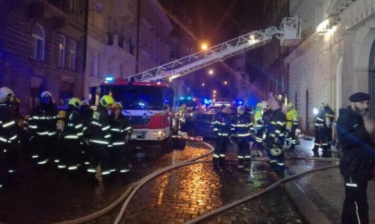 В центре Праги горит гостиница: по меньшей мере двое погибших