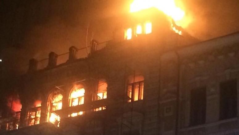 Крупный пожар неподалеку ЦУМа в Киеве: СМИ вспомнили смертельный факт