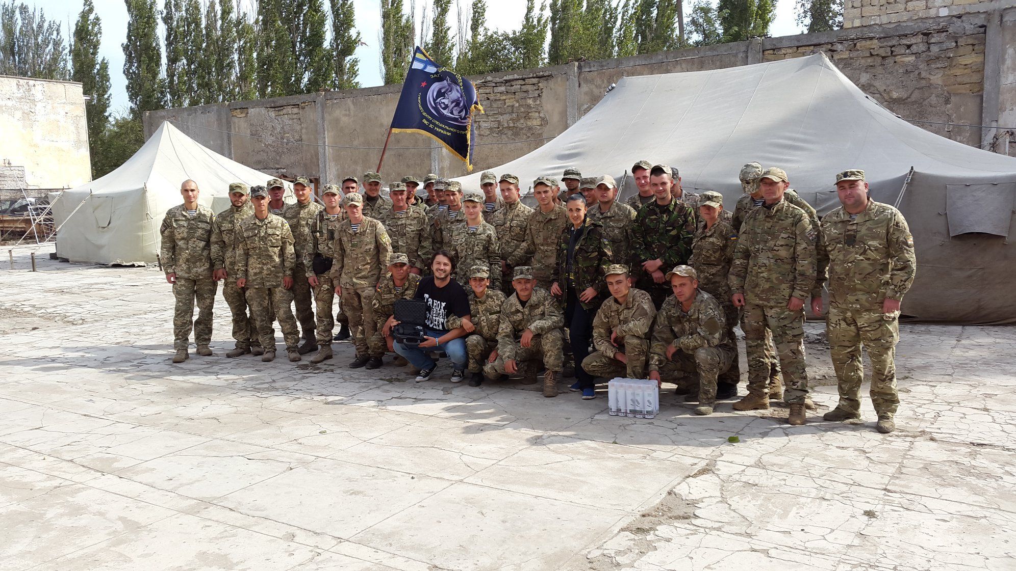 Простите, – Притула щемяще обратился к погибшим героям Простите, – Притула щемяще обратился к погибшим героям