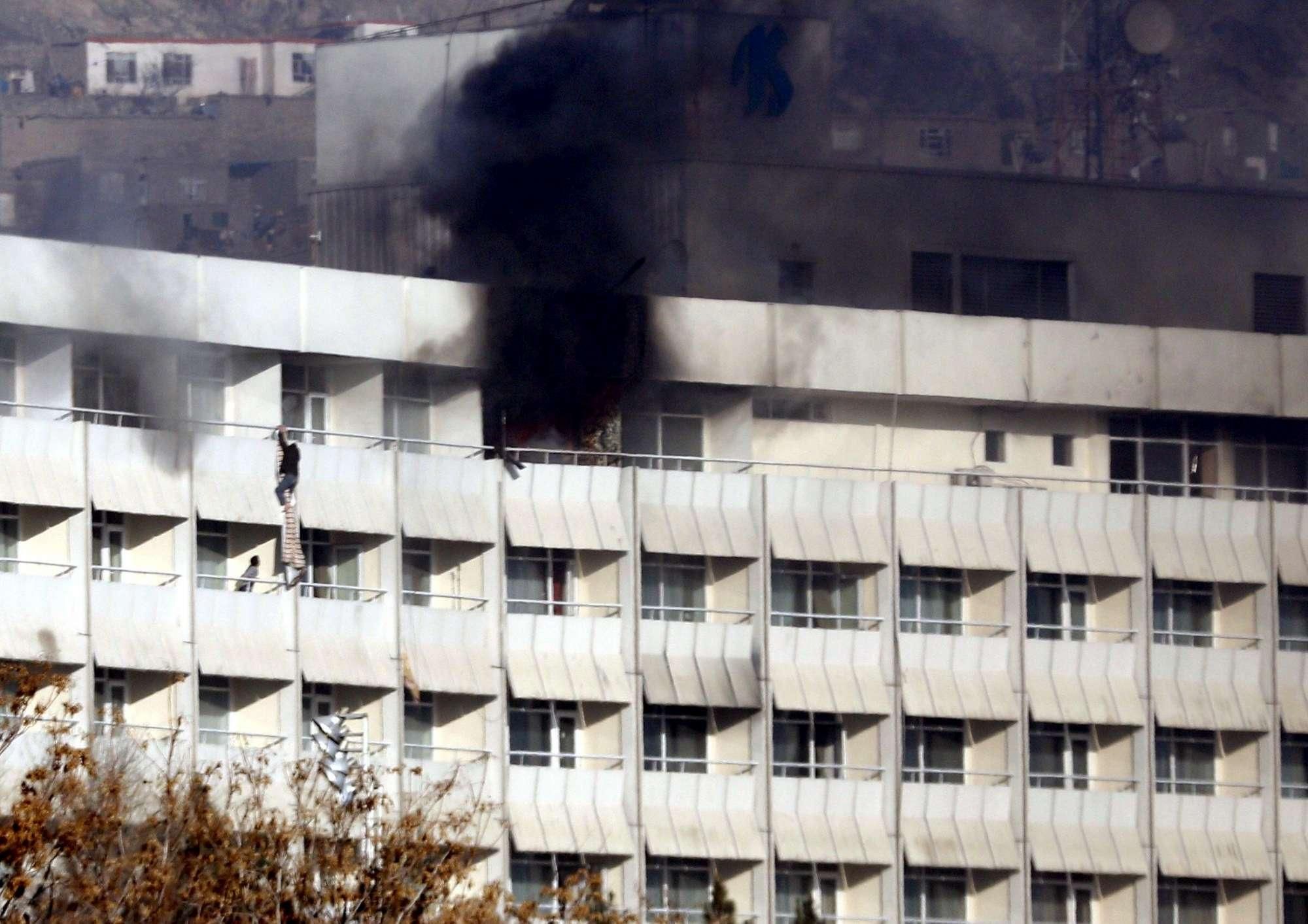 Кровавая атака с погибшими украинцами на отель в Кабуле: что говорят очевидцы