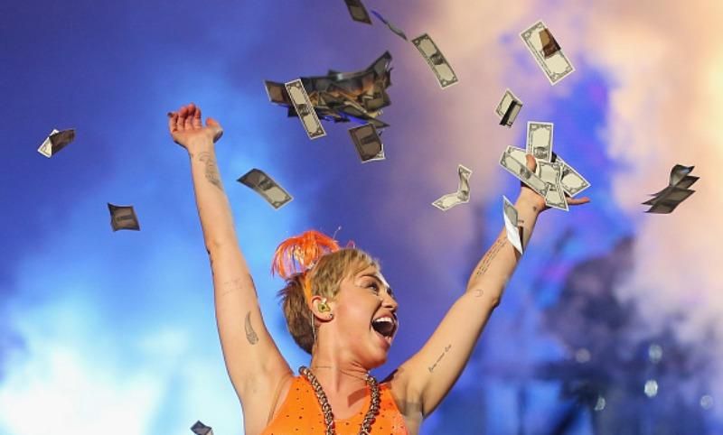 Новый миллиардер "рождался" каждые два дня: в мире стало значительно больше богачей Новый миллиардер "рождался" каждые два дня: в мире стало значительно больше богачей