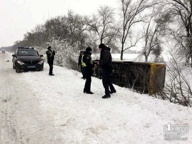 Автобус, перекинувся, Дніпропетровщина, пасажири, потерпілі Автобус, перекинувся, Дніпропетровщина, пасажири, потерпілі
