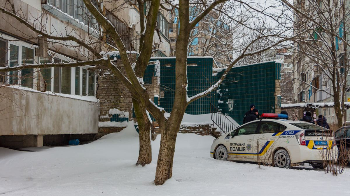 В Днепре в помещении мусоросборника нашли тело мужчины