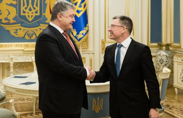Порошенко зустрівся із Волкером: стало відомо, про що говорили сторони Порошенко зустрівся із Волкером: стало відомо, про що говорили сторони