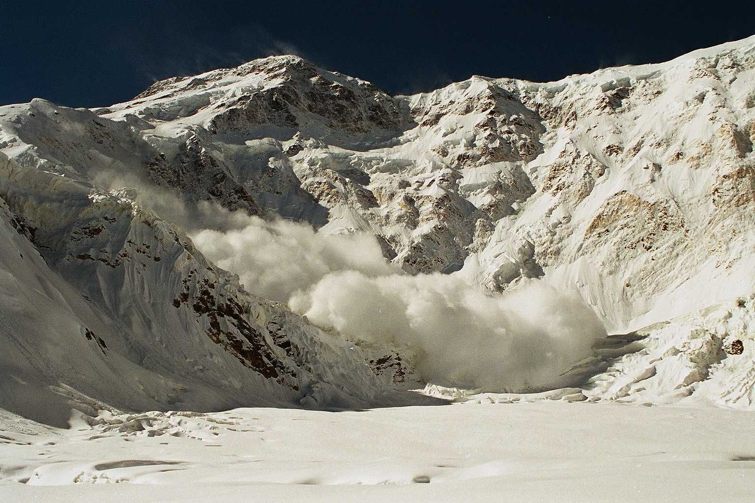 У Карпатах можливе сходження лавини, – ДСНС У Карпатах можливе сходження лавини, – ДСНС