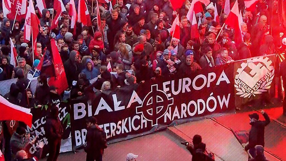 В Польше разгорелся скандал вокруг празднования дня рождения Адольфа Гитлера В Польше разгорелся скандал вокруг празднования дня рождения Адольфа Гитлера