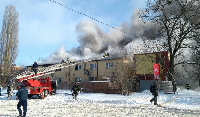 Пожар в швейном цехе в Харькове: из огня вывели 70 человек