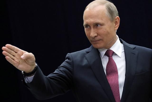 "Я вас просто поцелую": Путин сделал необычный жест в отношении рабочего предприятия