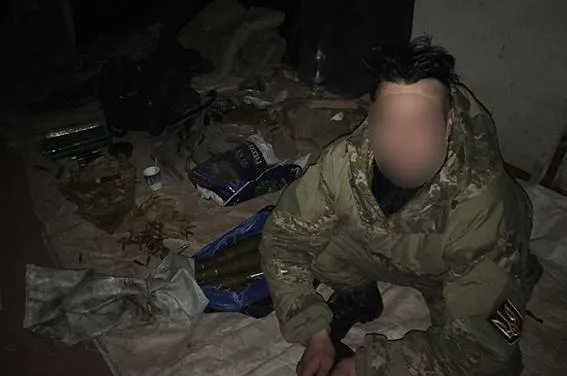 Військовослужбовець на якого натрапили правоохоронці Військовослужбовець на якого натрапили правоохоронці