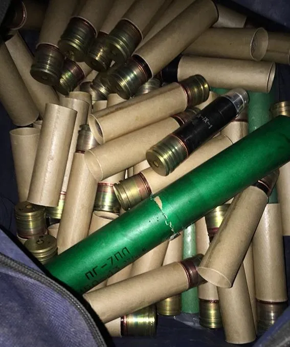 Незаконні вибухові речовини Незаконні вибухові речовини