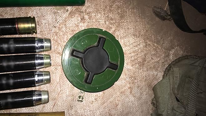 Правоохранители Донецкой области нашли подпольный склад боеприпасов Правоохранители Донецкой области нашли подпольный склад боеприпасов