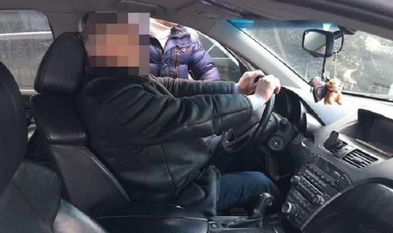 У Харкові посадовець вимагав хабар за приховування корупції: фото затриманого