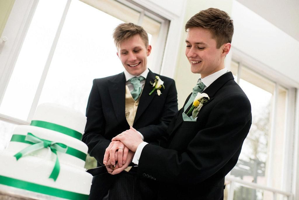 В России впервые признали однополый брак между мужчинами