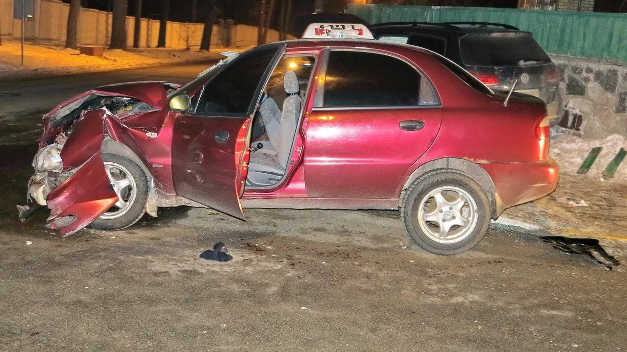 Под Киевом произошла страшная авария: трое в реанимации Под Киевом произошла страшная авария: трое в реанимации