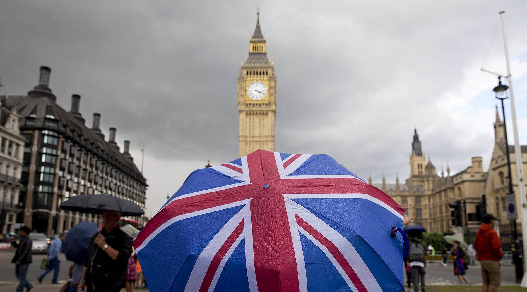 На Великобританію подали до суду через війну на Донбасі На Великобританію подали до суду через війну на Донбасі