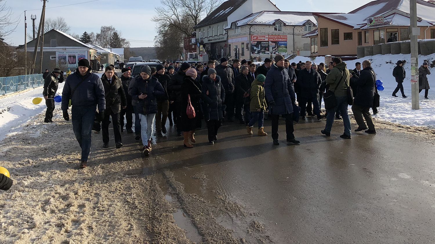 Гройсман пришел с проверкой в аптеку на Тернопольщине: фотофакт