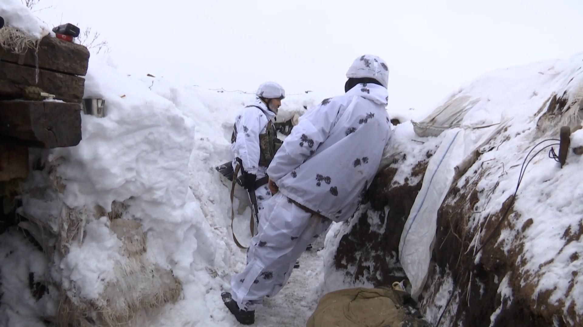 Снайпери щодня обстрілюють захисників Зайцевого Снайпери щодня обстрілюють захисників Зайцевого