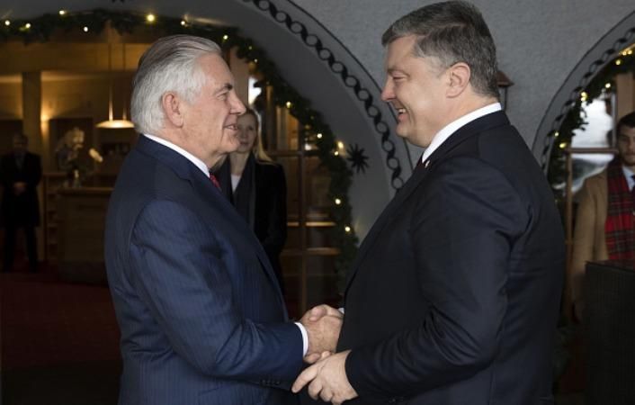 Порошенко розповів, про що домовився з главою Держдепу у Давосі Порошенко розповів, про що домовився з главою Держдепу у Давосі