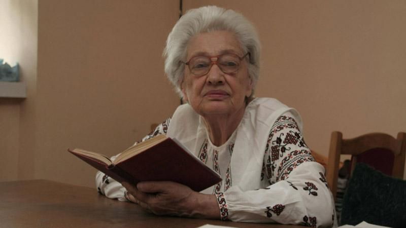 Самый старый музейный работник Украины оригинально отпраздновала юбилей