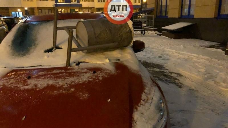 В Киеве брутально проучили "героя парковки": фото