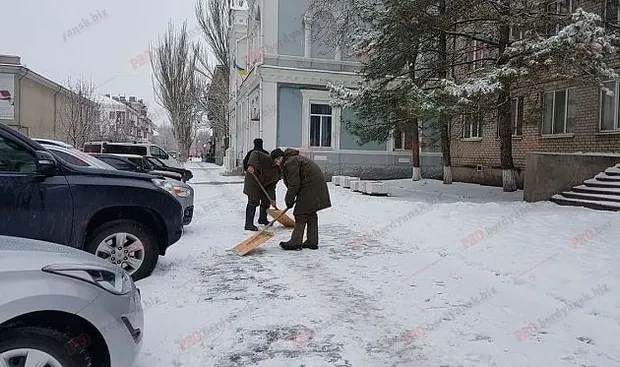 Бердянськ засипало снігом 