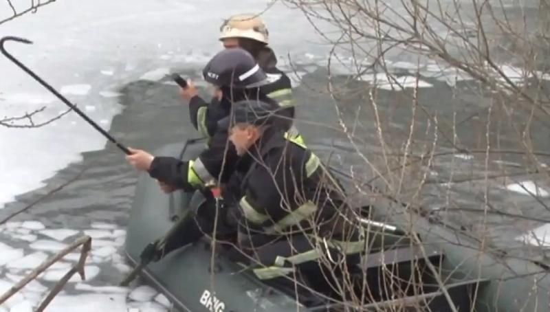 10-річний хлопчик втонув у львівськой водоймі, намагаючись врятувати з-під криги свого товариша
