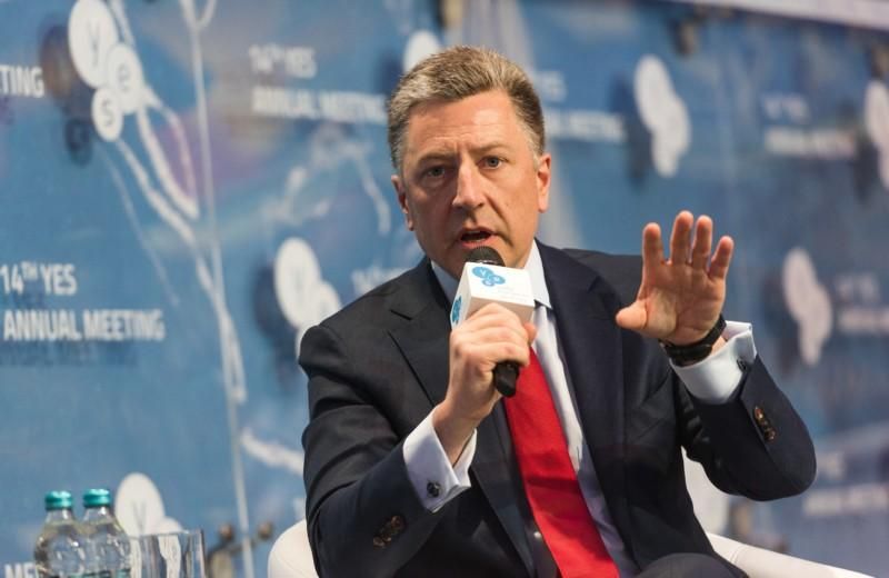 Волкер передав Суркову імена українських заручників для обміну Волкер передав Суркову імена українських заручників для обміну