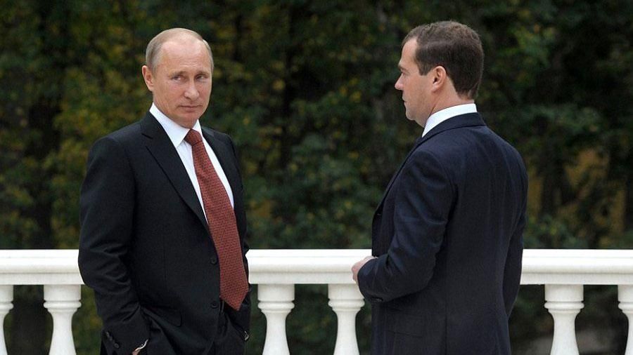 Медведев и Песков попали в "кремлевский доклад" США: что это значит