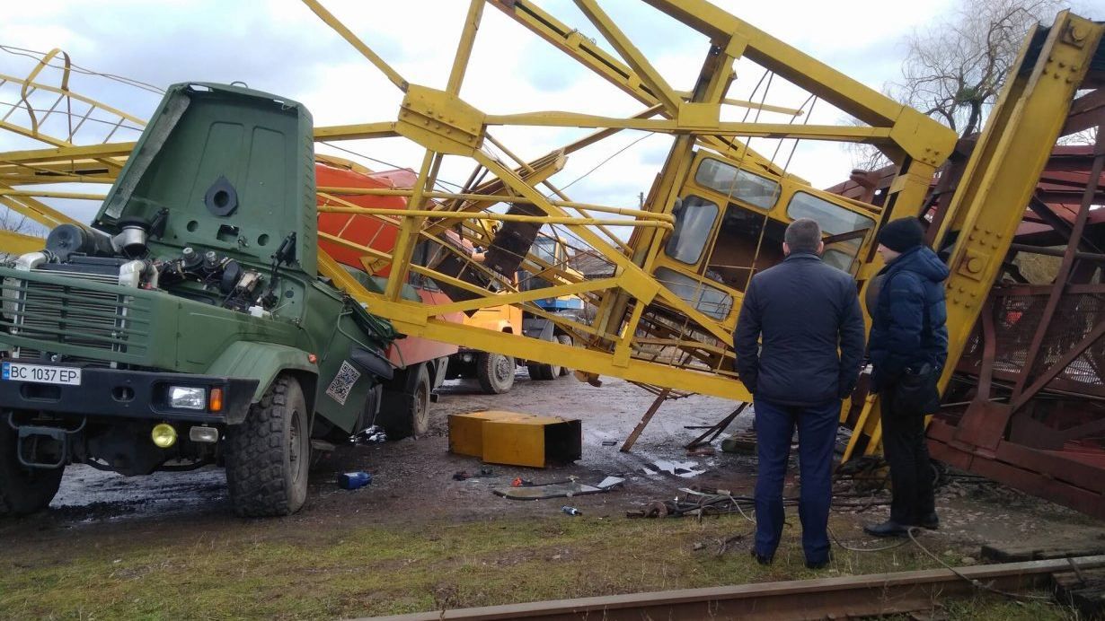 З'явились нові деталі щодо смертельного падіння крану біля Івано-Франківська З'явились нові деталі щодо смертельного падіння крану біля Івано-Франківська