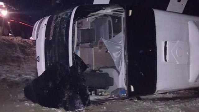 Недалеко від українського кордону перекинувся автобус з росіянами: багато загиблих Недалеко від українського кордону перекинувся автобус з росіянами: багато загиблих