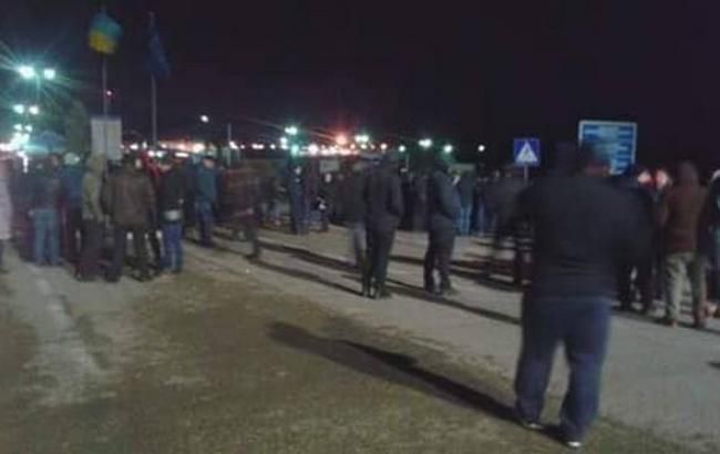 Голова Львівської ОДА звинуватив працівників митниці у організації стихійних мітингів на кордоні: вимагає їх відсторонення